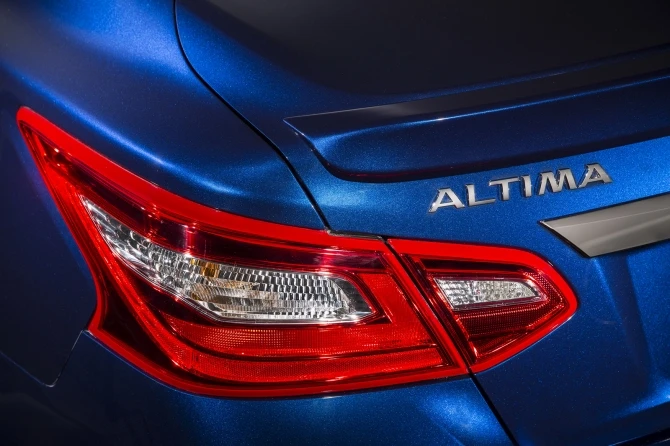 Nissan гордится обновленным седаном Altima