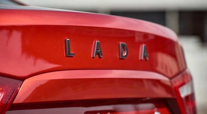 АвтоВАЗ начал серийное производство новой модели Lada Vesta (видео)