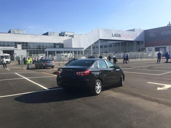 АвтоВАЗ начал серийное производство новой модели Lada Vesta (видео)