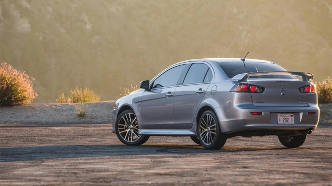 Mitsubishi официально представила обновленный седан Lancer
