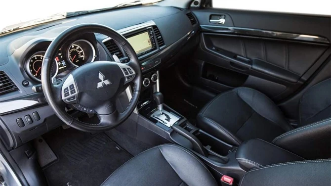 Mitsubishi официально представила обновленный седан Lancer