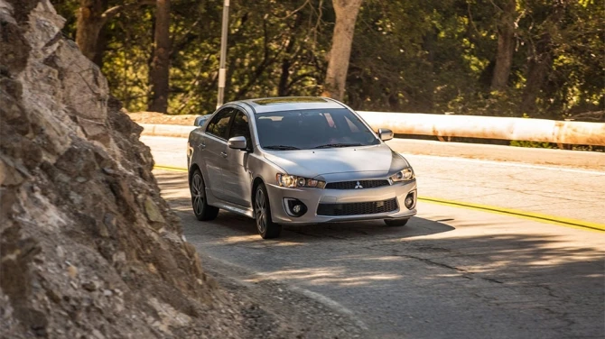 Mitsubishi официально представила обновленный седан Lancer