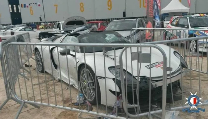 Трагедия на Мальте  - Porsche врезался в толпу зрителей (видео)