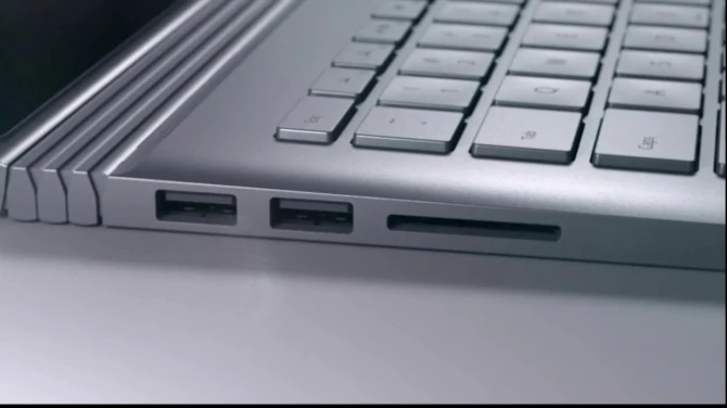 Microsoft выпустила свой первый ноутбук (видео)