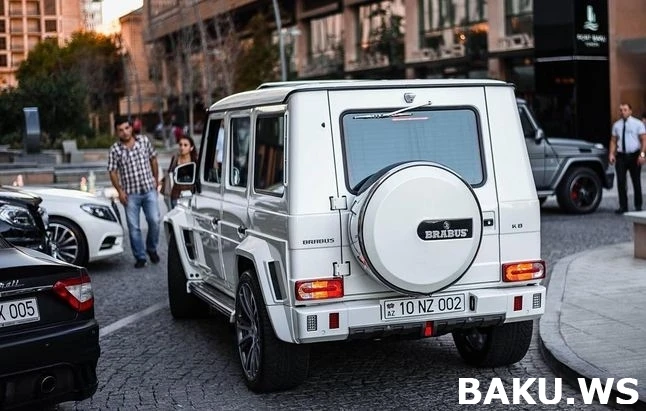 Дорогие автомобили азербайджанских предпринимателей в Баку