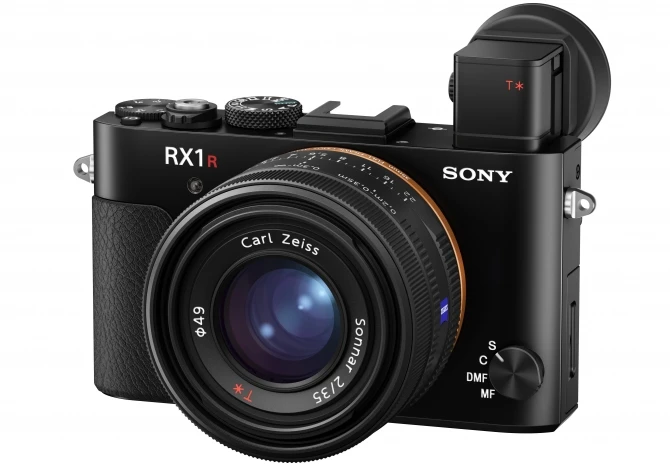 Sony RX1R II - полнокадровая 42-Мп компактная фотокамера за 3500 долларов