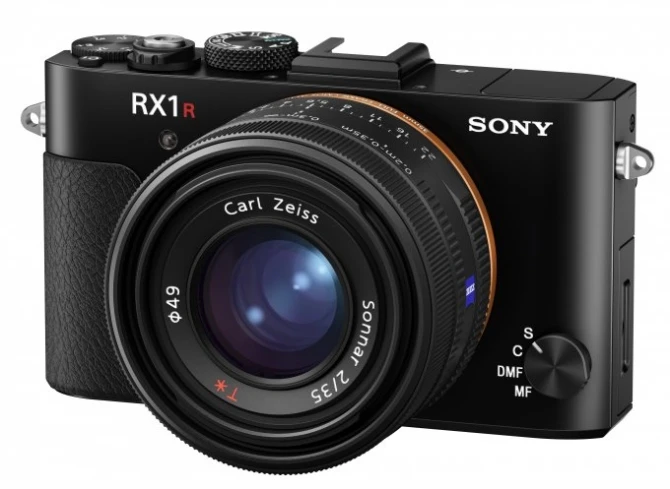 Sony RX1R II - полнокадровая 42-Мп компактная фотокамера за 3500 долларов