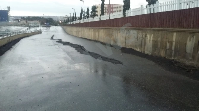 Последствия оползня на Бакинском автовокзале не устраняются