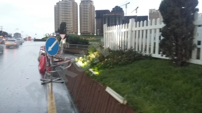 Последствия оползня на Бакинском автовокзале не устраняются
