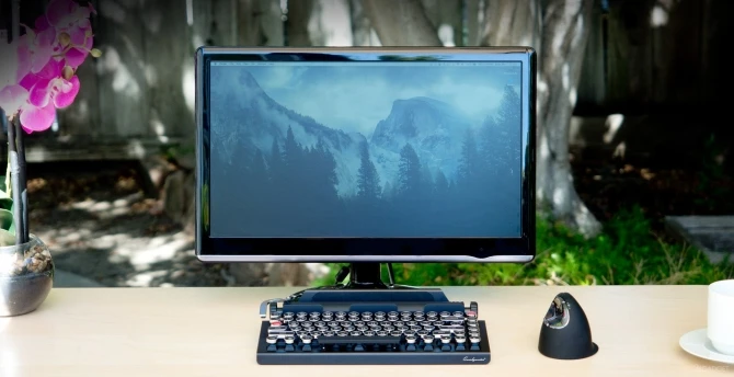 Qwerkywriter — беспроводная клавиатура в ретро-стиле
