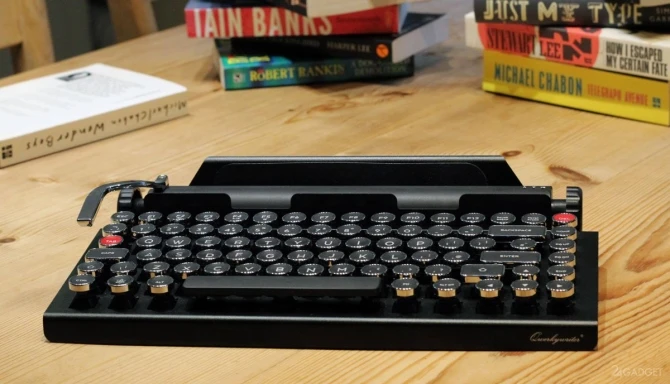 Qwerkywriter — беспроводная клавиатура в ретро-стиле