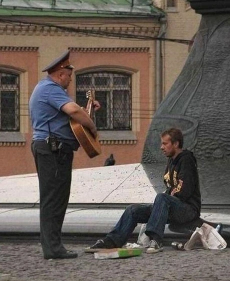 Dünyanın ən pozitiv polisləri (FOTO)