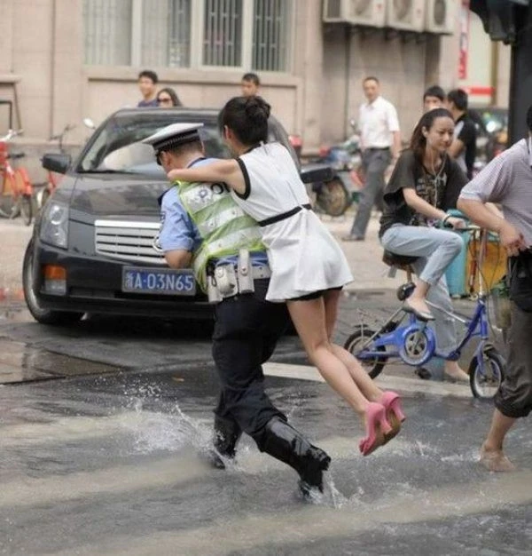 Dünyanın ən pozitiv polisləri (FOTO)