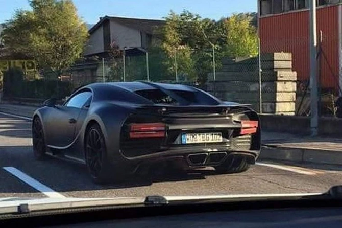 Шпионские снимки прототипа суперкара Bugatti Chiron