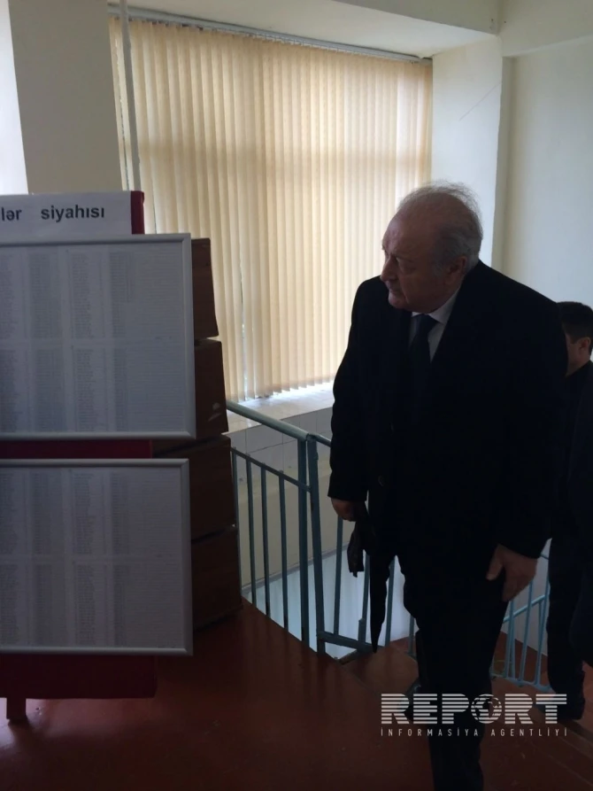 Бывший президент Азербайджана проголосовал на выборах в Милли меджлис