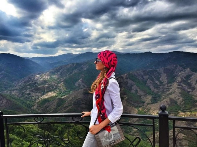 Erməni gözəlçələrin Qarabağ kefi (FOTO)