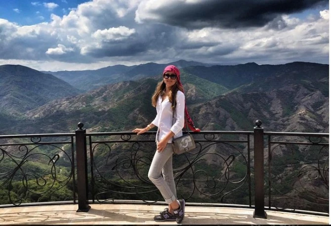 Erməni gözəlçələrin Qarabağ kefi (FOTO)