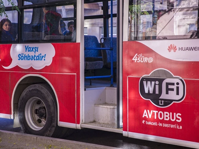 В Баку появился WI-FI автобус!