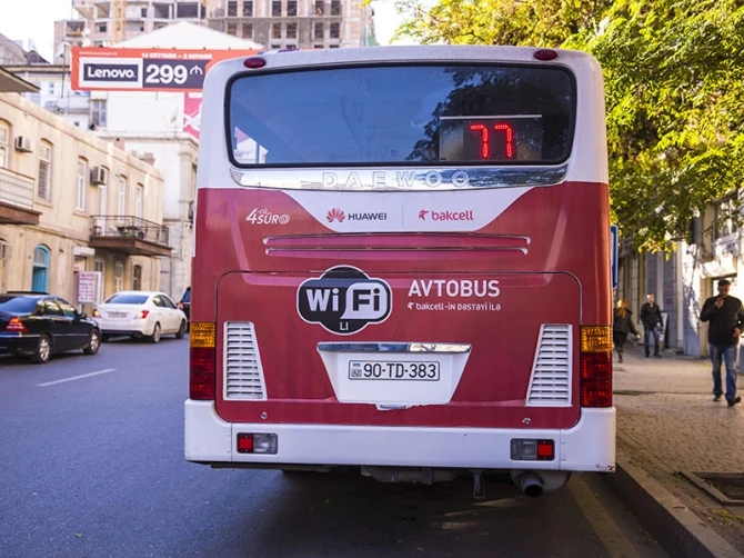 В Баку появился WI-FI автобус!