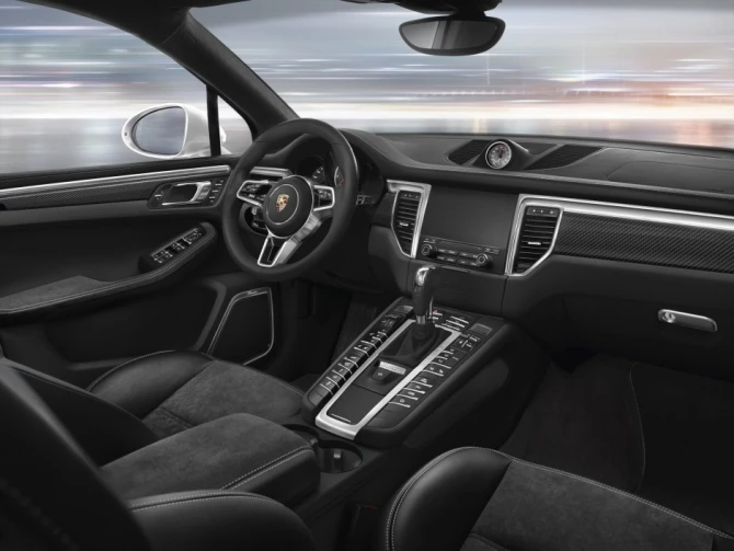 Porsche улучшил оснащение кроссовера Macan