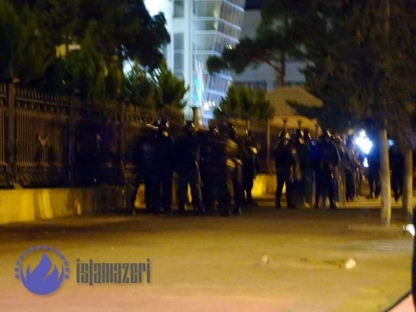 В Азербайджане задержаны 20 активистов 