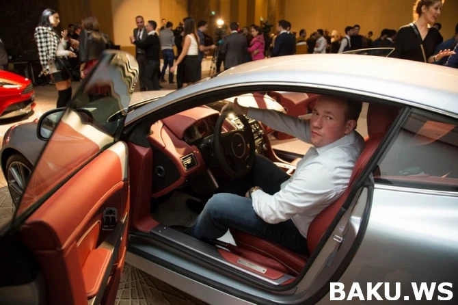 В Баку презентован эксклюзивный автомобиль Джеймса Бонда (видео)