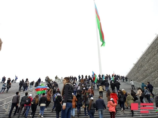 В Баку прошел велопробег в честь для Государственного флага (видео)