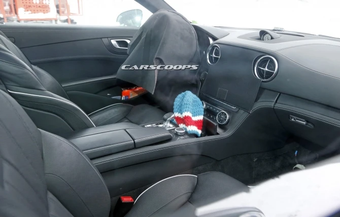 Родстер 2017 Mercedes SL перед дебютом в Лос-Анджелесе