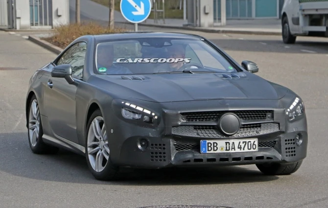 Родстер 2017 Mercedes SL перед дебютом в Лос-Анджелесе