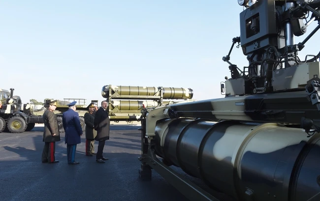 Ильхам Алиев ознакомился с условиями военного городка ВВС Азербайджана