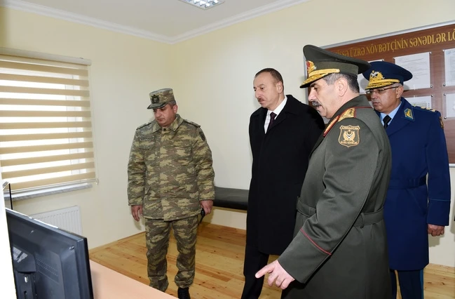 Ильхам Алиев ознакомился с условиями военного городка ВВС Азербайджана