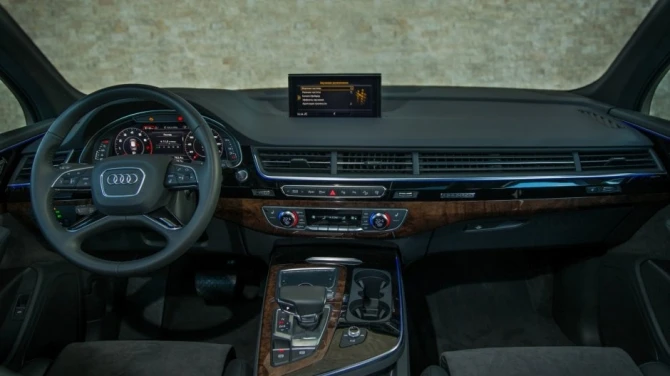Знакомство со вторым поколением кроссовера Audi Q7