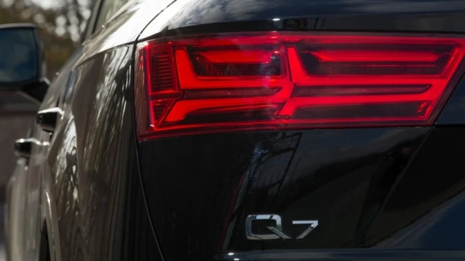 Знакомство со вторым поколением кроссовера Audi Q7