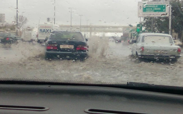 Баку снова оказался под водой