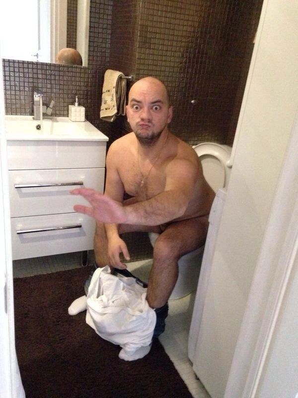 В сети распространились фотографии 18+ звезд шоу-бизнеса