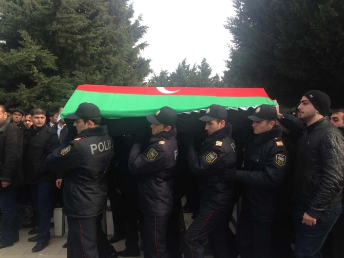 В Баку похоронили полицейских, погибших в спецоперации в Нардаране