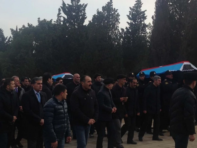 В Баку похоронили полицейских, погибших в спецоперации в Нардаране