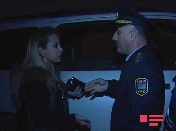 В Баку известного продюсера остановили за вождение в нетрезвом состоянии (видео)