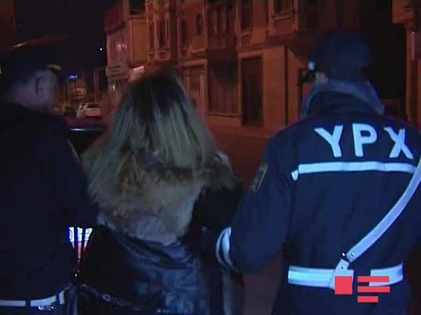 В Баку известного продюсера остановили за вождение в нетрезвом состоянии (видео)