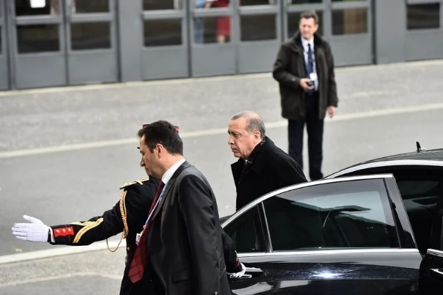 Putin Ərdoğanla görüşməmək üçün tədbirə gecikdi (FOTO, VİDEO)