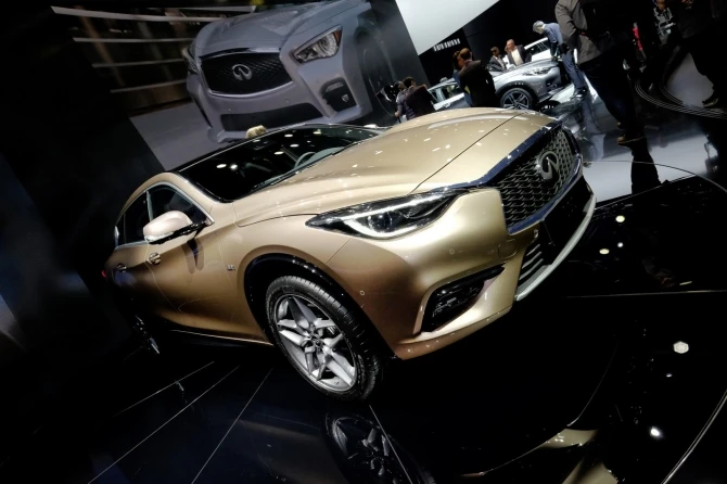 Infiniti показали новый кроссовер QX30