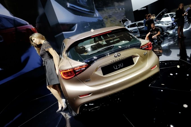 Infiniti показали новый кроссовер QX30