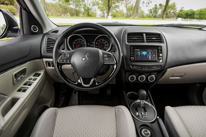 Mitsubushi показали обновленный кроссовер Outlander Sport