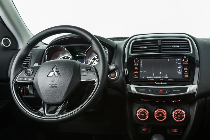 Mitsubushi показали обновленный кроссовер Outlander Sport