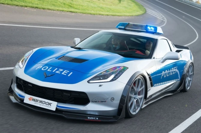 Chevrolet Corvette взяли на службу в полицию Германии