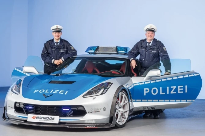 Chevrolet Corvette взяли на службу в полицию Германии