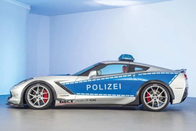 Chevrolet Corvette взяли на службу в полицию Германии