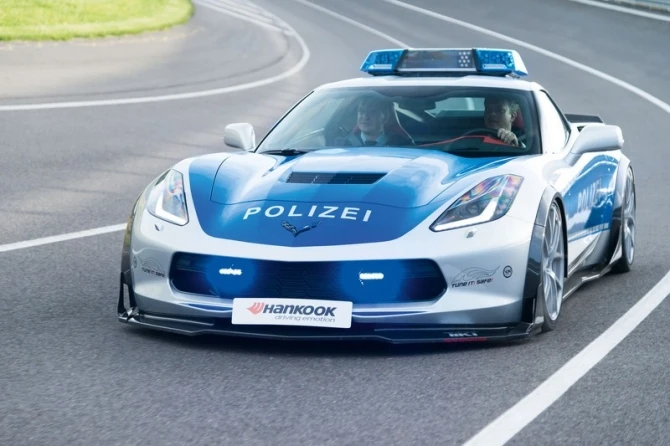 Chevrolet Corvette взяли на службу в полицию Германии