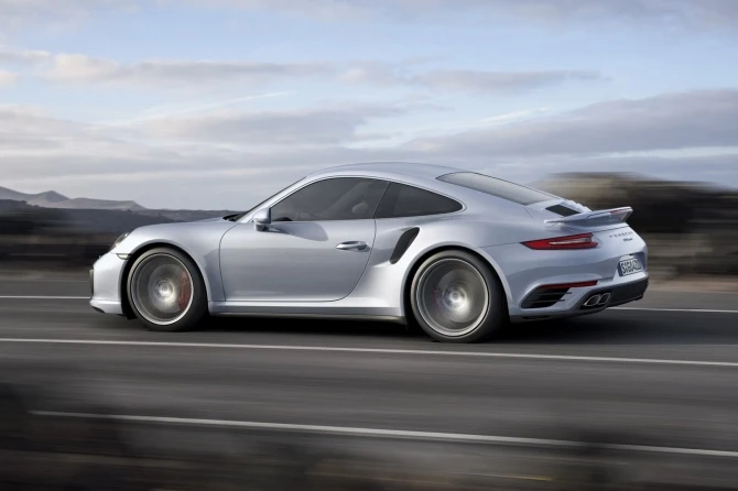 Представлены модифицированные Porsche 911 Turbo и Turbo S