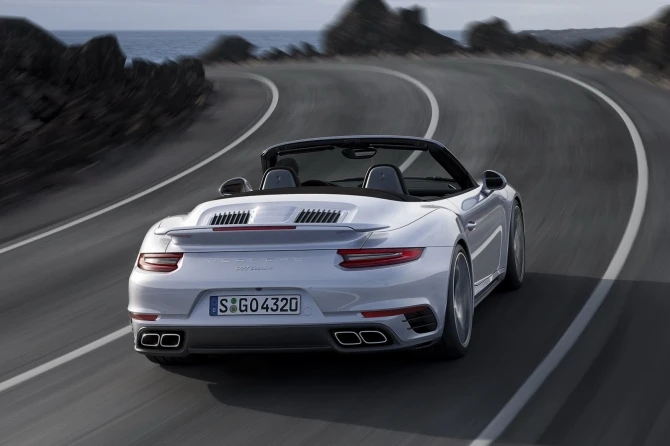 Представлены модифицированные Porsche 911 Turbo и Turbo S